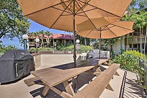 Kona Condo w/ View, Walk to Beach & Restaurants