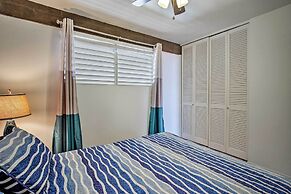 Kona Condo w/ View, Walk to Beach & Restaurants