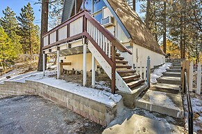 Cozy A-frame w/ Hot Tub Near Arrowbear Lake!