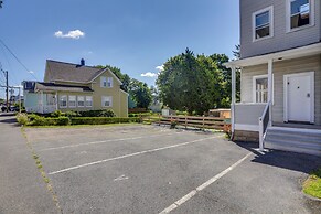 Updated Apt w/ Shared Yard: Near Events & Boston
