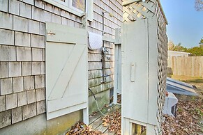 Hen Cove Home w/ Wood Deck - Walk to Beaches!