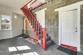 Charming Stoughton Apartment: 20 Mi to Boston