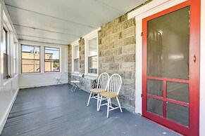 Charming Stoughton Apartment: 20 Mi to Boston