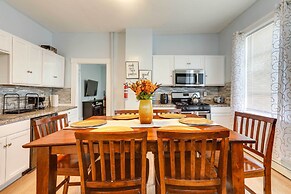 Charming Stoughton Apartment: 20 Mi to Boston