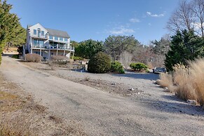 Wellfleet Home w/ Deck, Bay Views & Kayaks