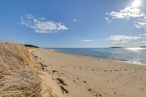 Wellfleet Home w/ Deck, Bay Views & Kayaks