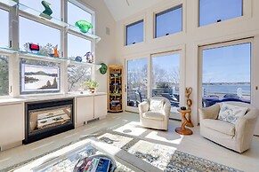 Wellfleet Home w/ Deck, Bay Views & Kayaks