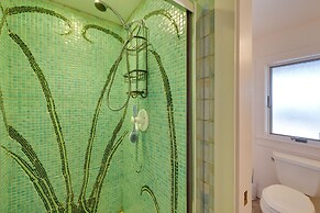 Wellfleet Home w/ Deck, Bay Views & Kayaks