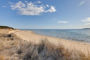Wellfleet Home w/ Deck, Bay Views & Kayaks