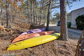Wellfleet Home w/ Deck, Bay Views & Kayaks