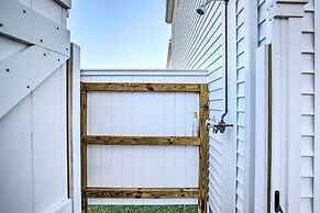 Modern Apt Near Martha's Vineyard Beaches!