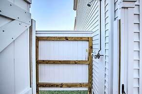 Modern Apt Near Martha's Vineyard Beaches!
