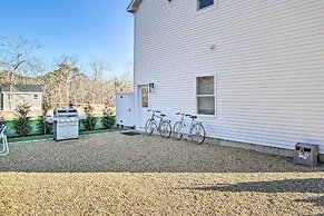 Modern Apt Near Martha's Vineyard Beaches!