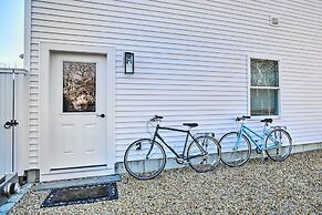 Modern Apt Near Martha's Vineyard Beaches!