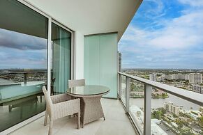 Luxe Hollywood Condo: Resort Perks + Beach Access!