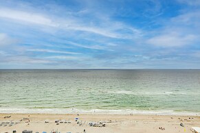 Luxe Hollywood Condo: Resort Perks + Beach Access!