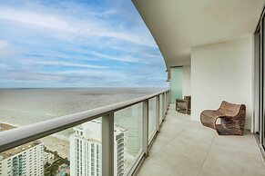 Luxe Hollywood Condo: Resort Perks + Beach Access!