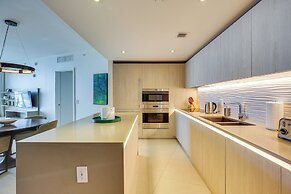 Luxe Hollywood Condo: Resort Perks + Beach Access!