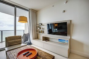 Luxe Hollywood Condo: Resort Perks + Beach Access!