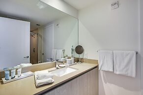 Luxe Hollywood Condo: Resort Perks + Beach Access!