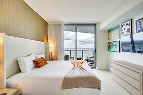 Luxe Hollywood Condo: Resort Perks + Beach Access!