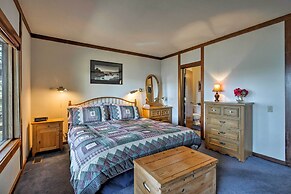 11 Mi to Palisades Tahoe: Lakefront Home w/ View!