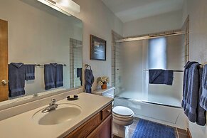 11 Mi to Palisades Tahoe: Lakefront Home w/ View!