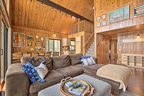 Serene Lakefront Escape: Boat Dock & Grill!