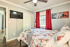 Fire Pit & Deck: Atlanta Home ~ 8 Mi to Dwtn!