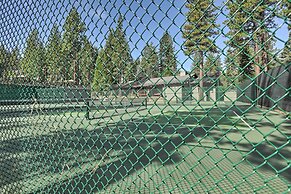 2 Mi to Northstar Resort: Idyllic Cabin w/ Shuttle