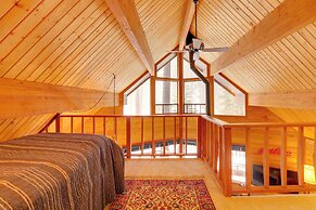 2 Mi to Northstar Resort: Idyllic Cabin w/ Shuttle