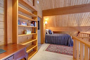 2 Mi to Northstar Resort: Idyllic Cabin w/ Shuttle