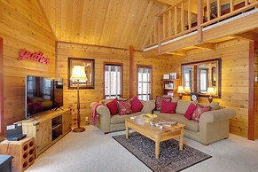 2 Mi to Northstar Resort: Idyllic Cabin w/ Shuttle
