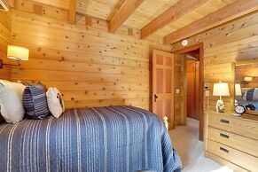 2 Mi to Northstar Resort: Idyllic Cabin w/ Shuttle