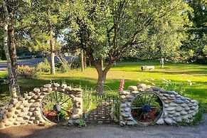 Charming Buena Vista Creekside Home: Walk to Main!