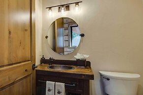 Luxe Breck Log Cabin w/ Hot Tub, Bar & Views!