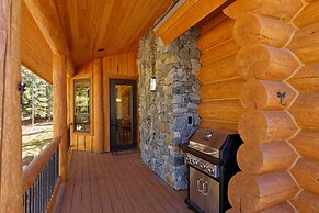 Luxe Breck Log Cabin w/ Hot Tub, Bar & Views!