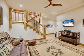Luxe Breck Log Cabin w/ Hot Tub, Bar & Views!
