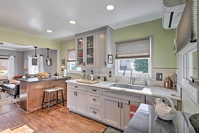 Charming Craftsman Bungalow With Garden & Hot Tub!