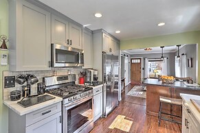 Charming Craftsman Bungalow With Garden & Hot Tub!