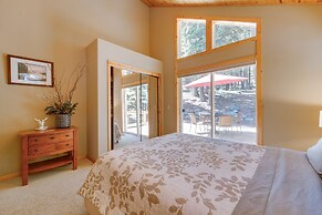 Cozy Tahoe Donner Cabin - 2 Miles to Skiing!