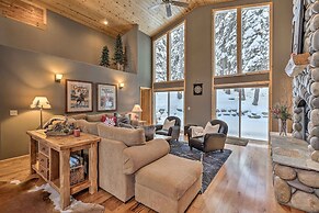 Tahoe Donner Mountain Cabin: Surrounded by Forest!