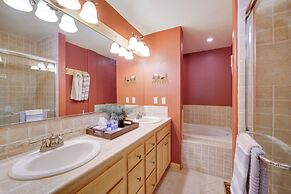 Tahoe Donner Mountain Cabin: Surrounded by Forest!