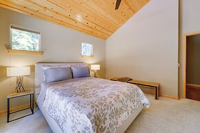 Tahoe Donner Mountain Cabin: Surrounded by Forest!