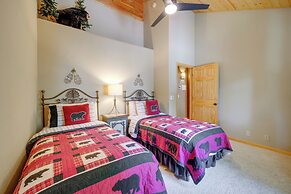 Tahoe Donner Mountain Cabin: Surrounded by Forest!