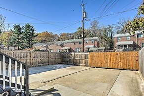 Chic Townhome w/ Deck: 6 Mi to Dtwn Baltimore