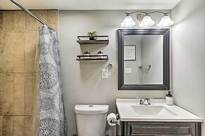 Chic Townhome w/ Deck: 6 Mi to Dtwn Baltimore