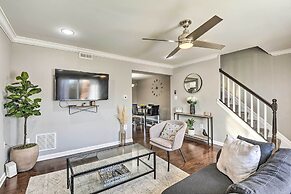 Chic Townhome w/ Deck: 6 Mi to Dtwn Baltimore