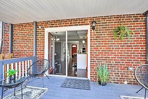 Chic Townhome w/ Deck: 6 Mi to Dtwn Baltimore