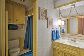 Private Home w/ Hot Tub & Patio Near Dtwn Tulsa